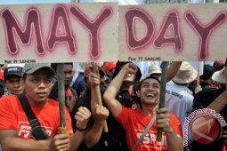 Buruh gelar acara kesenian peringati May Day