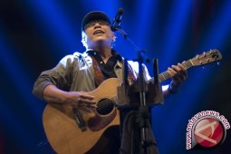 Iwan Fals konser "Situs Budaya" di halaman rumahnya