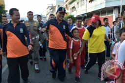 Walikota Lepas Gerak Jalan Santai Hardiknas