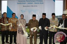 Gubernur Resmikan Penerbangan Umrah Perdana Aceh-Jeddah