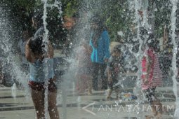 Hiburan Gratis Warga