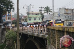 Pemkot Diminta Teliti Ketahanan Jembatan Siborang