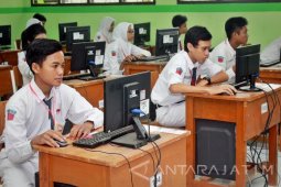 Pelaksanaan UNBK SMP/MTs Surabaya Alami "Exam Browser"