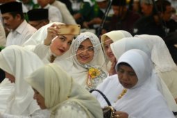 Dua belas selebriti petahana lolos ke Senayan