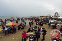 Pengunjung Pantai Angsana Tanbu 1.500 Orang/hari