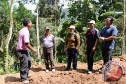 Wabup Karangasem Tinjau Pembukaan Jalan Sangkan Gunung