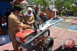 Petani Gorontalo Utara Terima Bantuan Alsintan