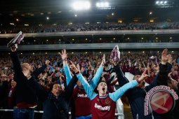 West Ham skors seumur hidup penggemar yang rasis