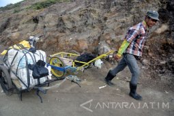 Gerobak Penambang Belerang