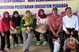 Guru dan Pengawas Bersihkan SKM Samarinda