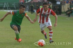P-MU Kalahkan Laga Fc
