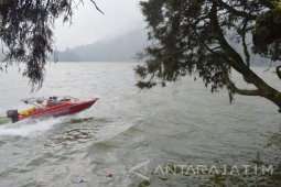 Speedboard Telaga Sarangan