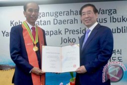 Jokowi terima penghargaan Asia Journalist Association