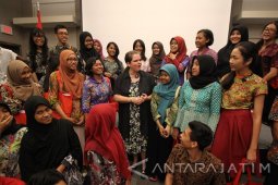 Konjen AS di Surabaya Minta Pelajar Kenalkan Indonesia di Amerika