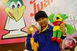 Irene Menangi Dwitarung "Ekatama Women Chess Match"