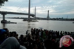 Libur akhir pekan, warga Jambi padati kawasan "Tanggo Rajo"