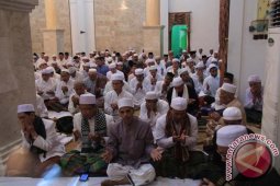 Muslim tumpah ruah malam peribadahan nisfu sya,ban