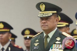Panglima ajak seluruh komponen berantas atribut komunis