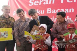 Wakil Dubes AS Bantu 8 Juta Buku