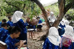 Enam Sekolah Di Tabalong Terima Piala Adiwiyata