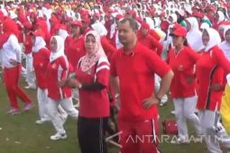 Pemkab Blitar Pecahkan MURI Makan Nasi Pecel
