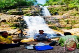 Pesona Air Terjun Tujuh Tingkat Tapteng