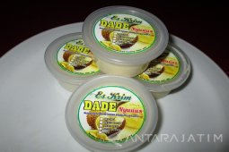 Legit dan Segarnya Es Krim Durian "Dade"