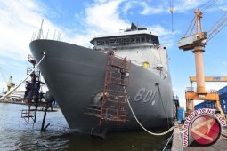 Presiden Filipina Inspeksi Kapal Perang Buatan Indonesia