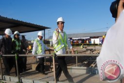 Proyek Pembangkit Mangkrak dan Listrik Byar-Pet