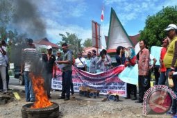 Ketua DPRD Tapteng Didemo Wartawan