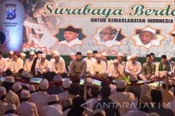 Ribuan Jamaah Doa Bersama di Mapolrestabes Surabaya