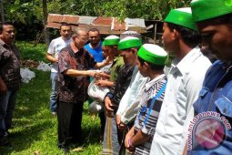 KWPSI bagikan 80 paket daging meugang untuk anak yatim