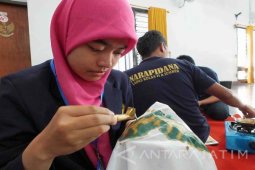 Mahasiswa Unej Berikan Pelatihan Membatik kepada Narapidana