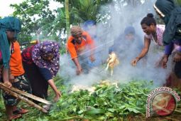Bakar Batu Sambut Ramadan