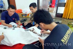 Narapidan Belajar Membatik