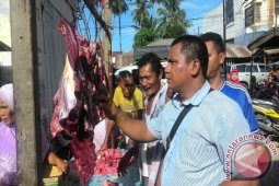 Hari Ini Harga Daging di Pandan Rp140 Ribu