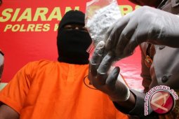 Polri Tangkap Buronan Narkba di Sukabumi