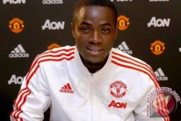 Mourinho bangun ulang United dengan rekrut Bailly