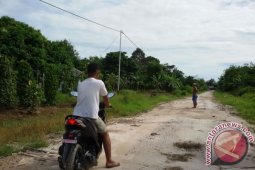Masyarakat Sendoyan pertanyakan seringnya pemadaman listrik