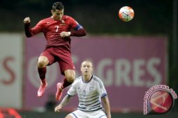 Euro 2016 - Ronaldo sindir taktik &acirc;&euro;&oelig;Parkir Bus&acirc;&euro; IslandiaS