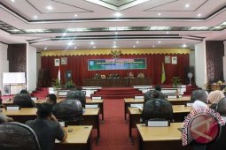 Wabup Sampaikan Jawaban Eksekutif