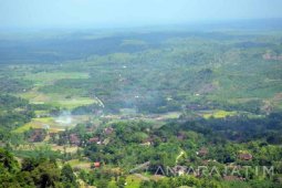 Pemkab Bojonegoro Perbaiki Jalan Menuju Lokasi Wisata