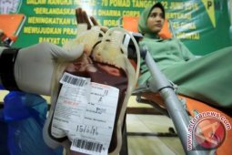 Pemuda Aceh donor darah bersama RRI