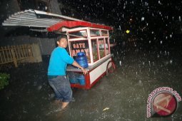 Banjir Padang Pengaruhi Harga Bahan Pokok