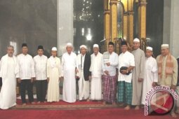 Gubernur Ajak Masyarakat Tangani Banjir Bersama