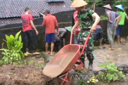 Hujan Seharian di Blitar Akibatkan Tanah Longsor