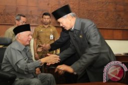 Awang-Mukmin Beri Tanggapan Frkasi-Fraksi DPRD Kaltim