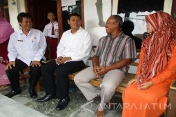 Temui Penerima Program Beasiswa