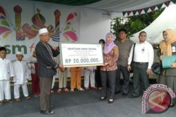 BSM Berikan Bantuan Kepada  100 Anak Yatim