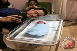 Ini nama putra Zumi Zola yang kedua